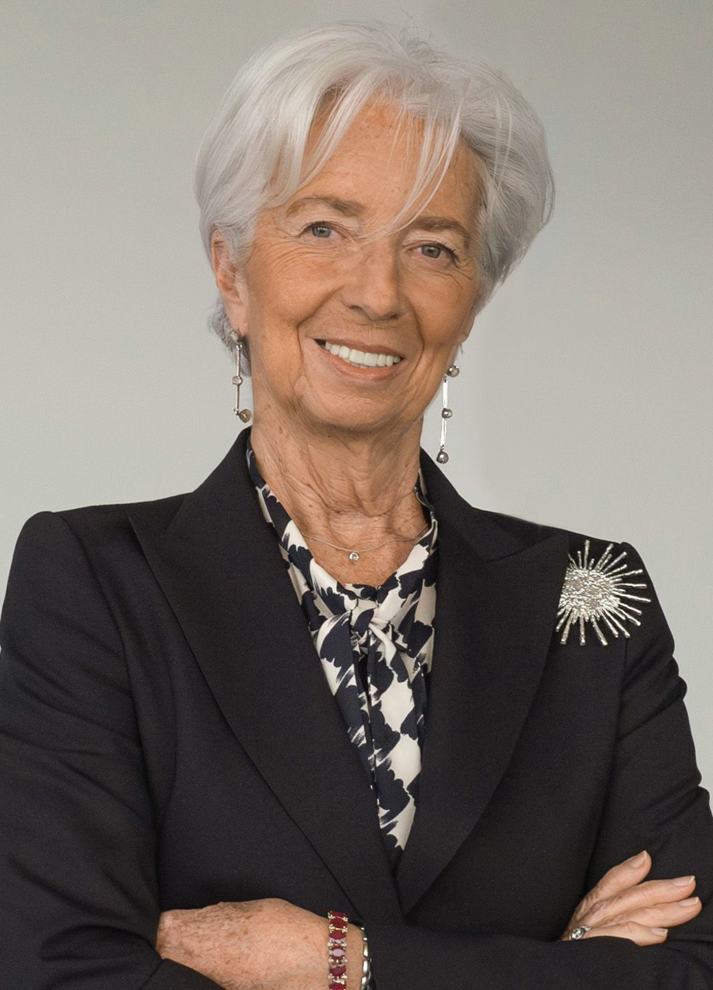 A person in a suit
AI-generated content may be incorrect.