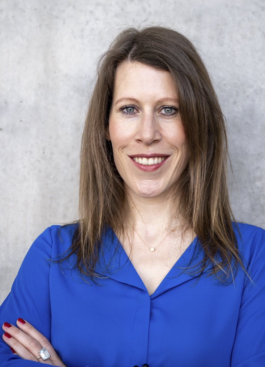 A person in a blue shirt
AI-generated content may be incorrect.